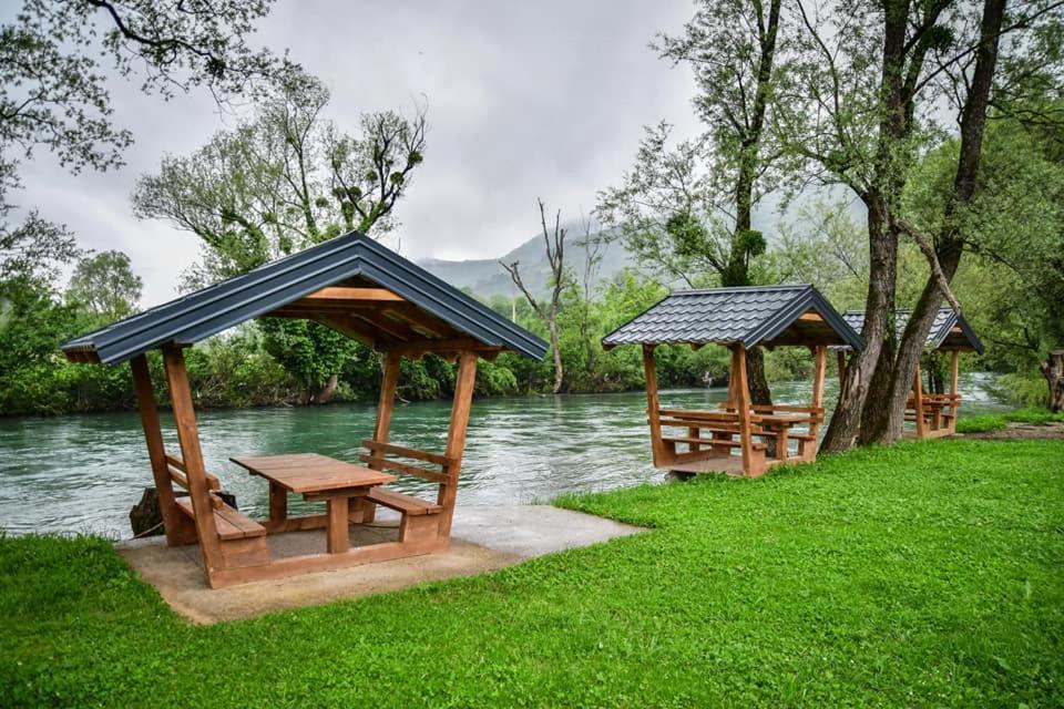 Bungalovi Kljuc Ngoại thất bức ảnh