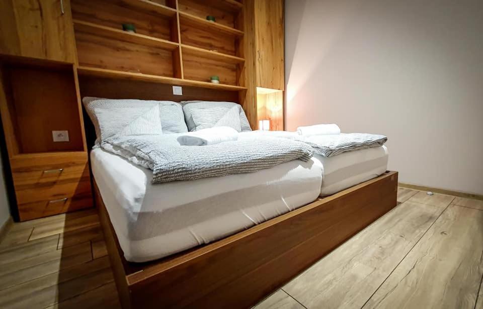 Bungalovi Kljuc Ngoại thất bức ảnh